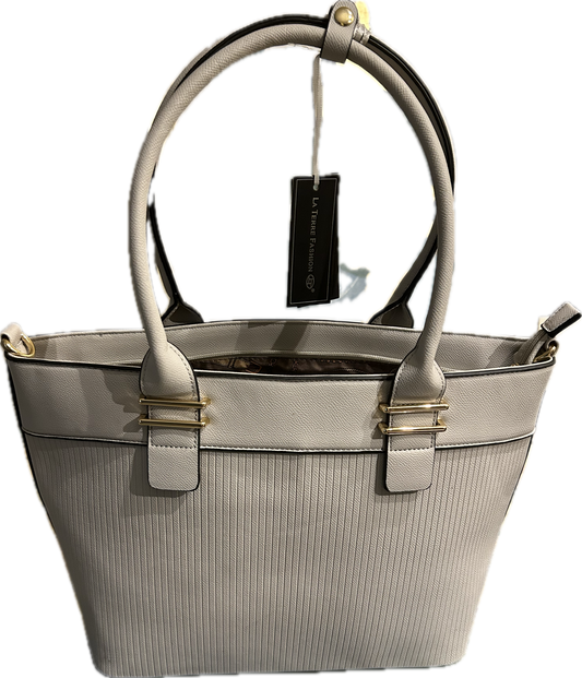 Shoulder Strap can be attached. Two inside zipper pockets.