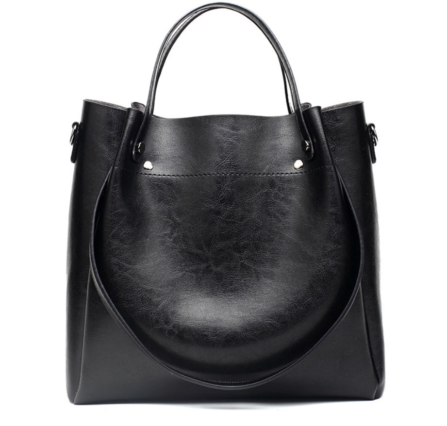 Large-capacity shoulder bag