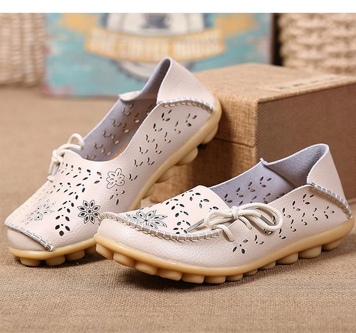 Large Size Hole Shoes Low Top Flat Mom Shoes Comfortable Nurse Shoes Large Size Mom Shoes Cowhide Women
