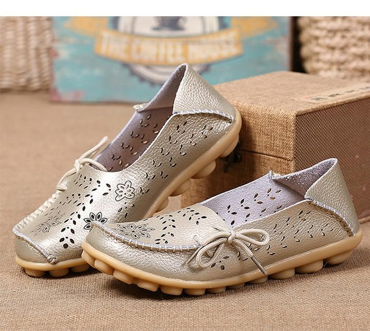 Large Size Hole Shoes Low Top Flat Mom Shoes Comfortable Nurse Shoes Large Size Mom Shoes Cowhide Women